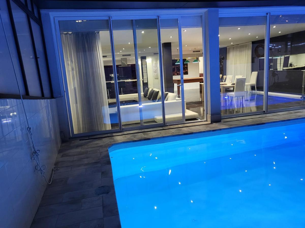 Luxurious Villa Marly II Кастелдефелс Екстериор снимка